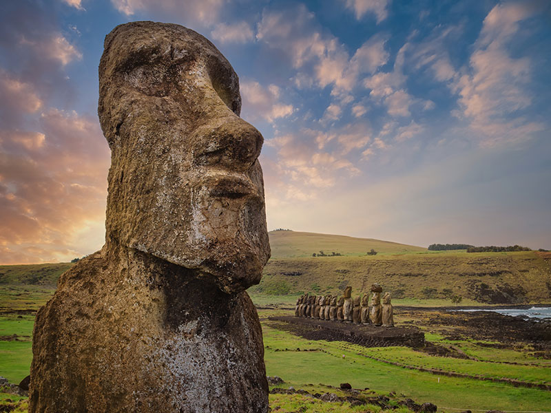 Statues de Moaï sur l'Île de Pâques