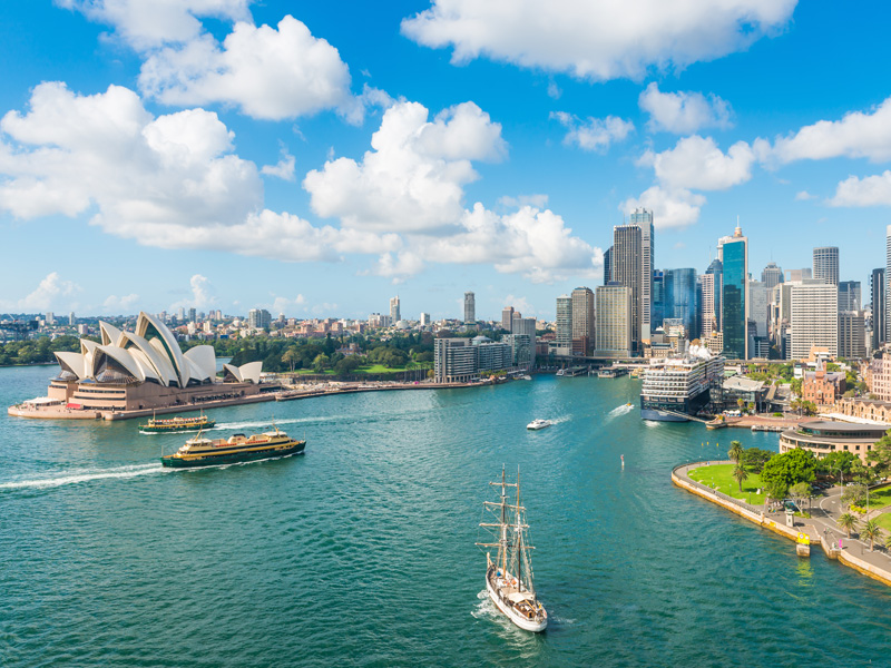 Des bateaux quittant la ville de Sydney