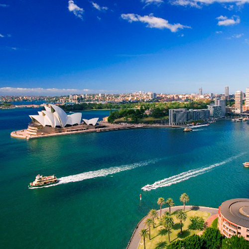 Splendide plage à l'eau transparente